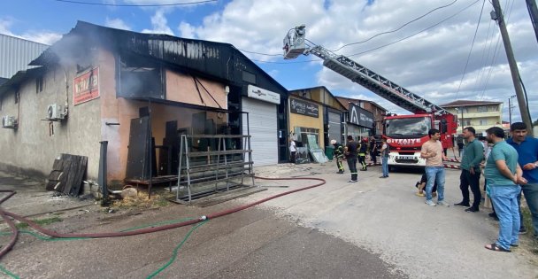 Kapalı iş yerinde yangın çıktı