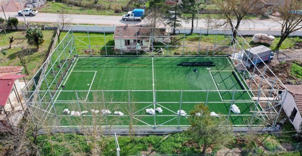 Karaabdülbaki'ye Futbol Sahası