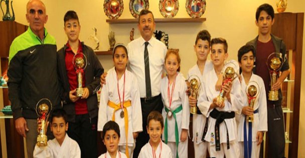 Karabacak Çıtayı Yükseltti