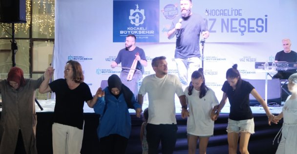 Karadeniz rüzgârı Milli İrade Meydanı'nda esti