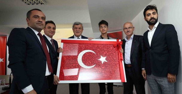 Karaosmanoğlu okulları ziyaret etti