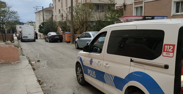 Karısını silahla yaralayarak intihar girişiminde bulunan kişi hastanede öldü