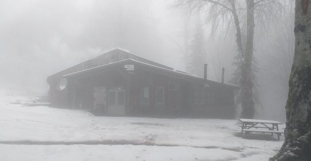 Kartepe kar yağışıyla beyaza büründü