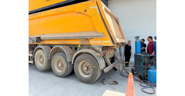 Kaynak sırasında damper kapağının kapanması ile kafası ezilen şoför hayatını kaybetti