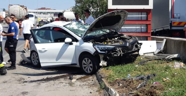 Kazada kontrolden çıkan otomobil akaryakıt istasyonunun duvarına çarptı: 1 yaralı