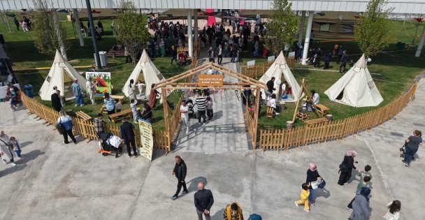 Kılavuz Gençlik, 23 Nisan ruhunu çocuklara aşılıyor