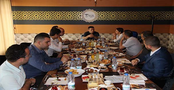 ‘'Kılavuz Gençlik'' Örnek Oluyor