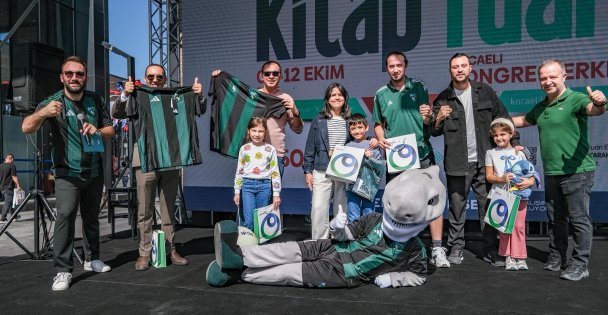 Kılavuz Kitap Köyü, fuara renk katıyor