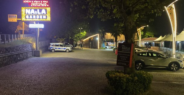 Kına gecesinde eğlenenlerin üzerine disko topu düştü: 3 yaralı