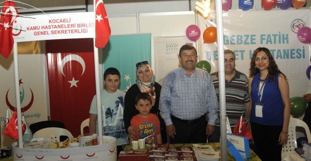 Kitap Fuarını ziyaret etti