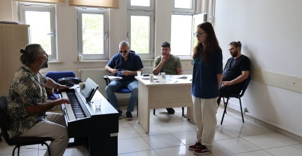 Kocaeli Büyükşehir Konservatuvarı yeni yeteneklerini arıyor