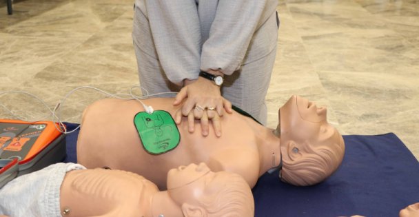 Kocaeli Büyükşehir'le ilk yardım öğren, hayat kurtar; 2025'te 7 bin vatandaşa ilk yardım eğitimi