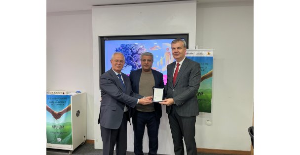 KOCAELİ DARICA'DA 'AİLENİN ÖNEMİ VE BAĞIMLILIKLA MÜCADELE:SAĞLIKLI BİR GELECEK İÇİN EL ELE”  ÖDÜL TÖRENİ İLÇE MİLLİ EĞİTİM MÜDÜRLÜĞÜNDE GERÇEKLEŞTİRİLDİ