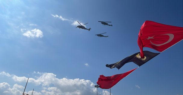 Kocaeli, Sakarya ve Düzce'de 30 Ağustos kutlamalarında geçit törenleri göğüs kabarttı