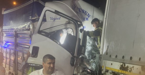 Kocaeli'de 3 araçlı zincirleme kaza: 1 ölü