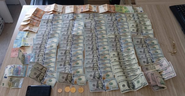 Kocaeli'de altın ve döviz çalan şahıs İzmir'de yakalandı