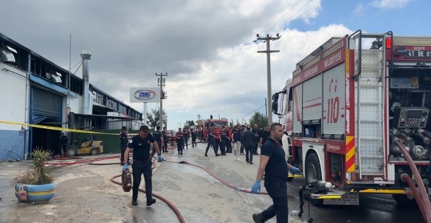 Kocaeli'de boya fabrikasında çıkan yangın kontrol altına alındı