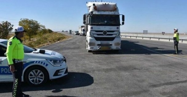 Kocaeli'de kamyon, çekici ve tanker cinsi araçlara trafik yasağı