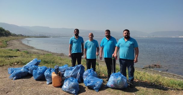 Kocaeli'de sahil temizliği Mavi Takım'dan sorulur