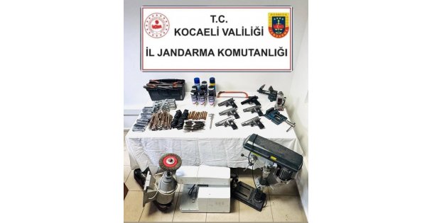 Kocaeli'de silah imalathanesine dönüştürülen adrese operasyon