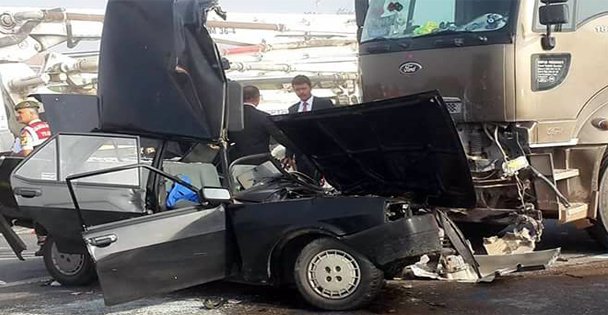 Kocaeli'de tırla otomobil çarpıştı: 1 ölü