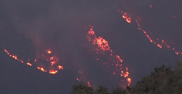 Kocaeli'deki orman yangının enerjisi 22.5 saat sonra düştü