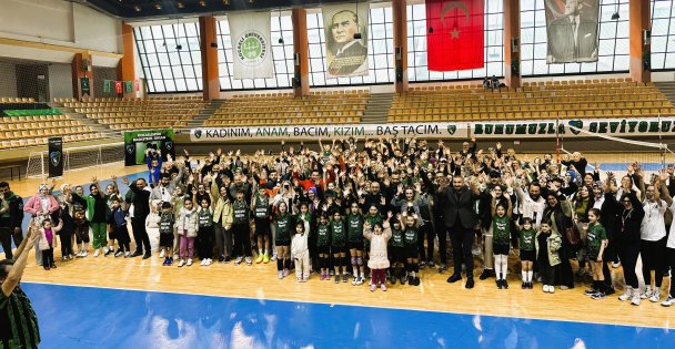 Kocaelispor, yıllar sonra yüzünü voleybol ve basketbola çevirdi