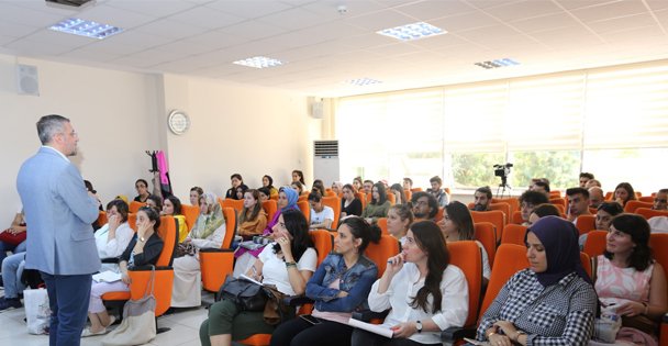 Komek'ten yabancı dil eğitimi