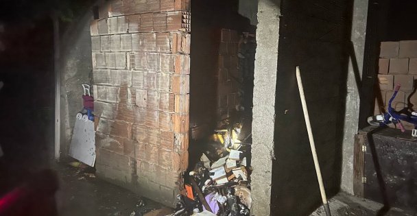 Kömürlükte çıkan yangın söndürüldü