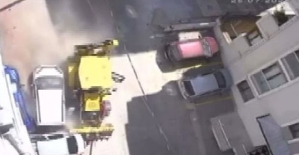 Kontrolden çıkan kepçe dehşet saçtı