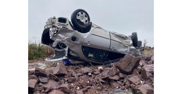 Kontrolden çıkan otomobil şarampole yuvarlandı
