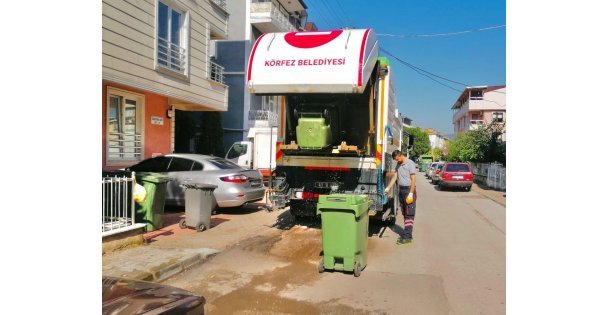 Körfez'de Çöp Konteynerleri Dezenfekte Ediliyor