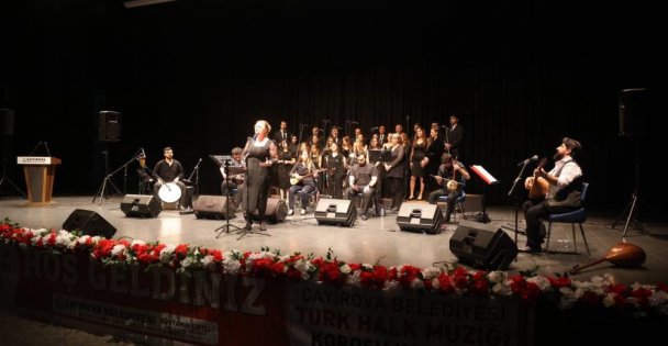 Koro kulakların pasını sildi