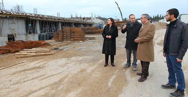 Köşker, Pazar Yerlerini Gezdi