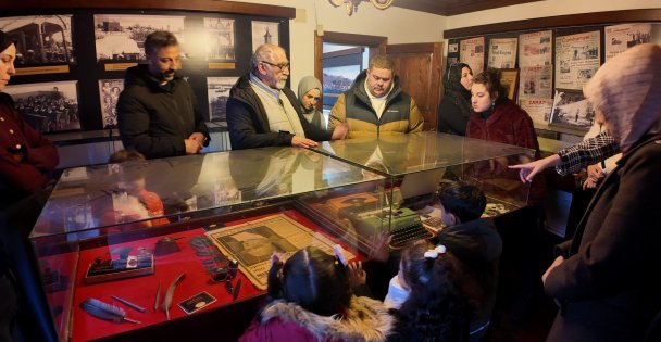 Lokomotifin minik öğrencileri Kocaeli'nin basın tarihini öğrendi;  Çocuklardan Basın Müzesi'ne 10 Ocak ziyareti