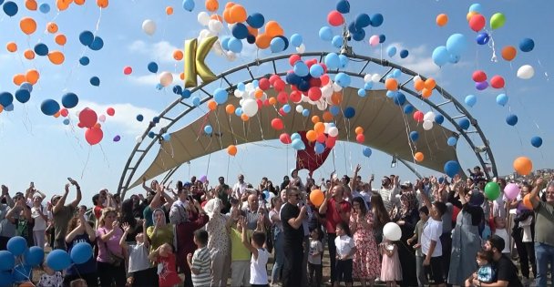 Lösemiyi yenen Kağan için gökyüzüne yüzlerce balon bıraktılar