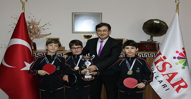 Masa tenisinde Birinci oldu