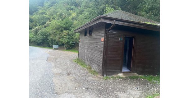 Mesire alanındaki şadırvanı tahrip ettiler