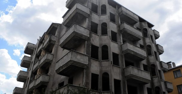 Metruk binada ölü bulundu!