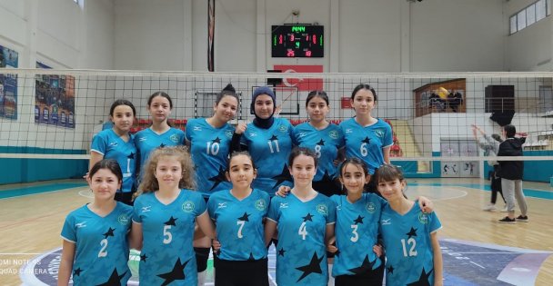 Midi Voleybolcular Finallerde