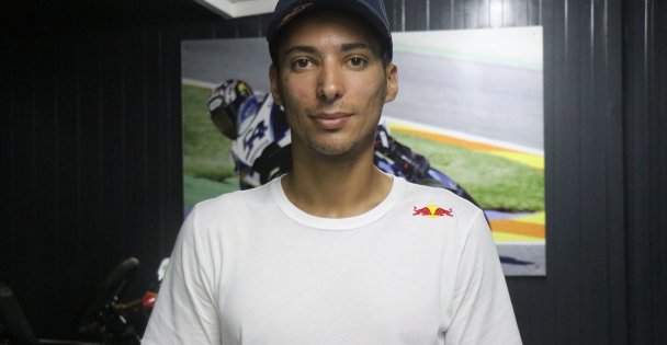 Milli motosikletçi Razgatlıoğlu'nun galibiyet şovları yüzlerde tebessüm oluşturuyor