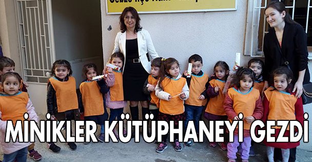 Minikler kütüphaneyi gezdi