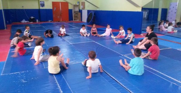 Neşe içinde çalışıyorlar