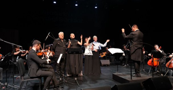 Oda Orkestrası, Büyük Önder için çaldı, yürekler özlemiyle doldu; Ata'ya özlem notalarla yankılandı