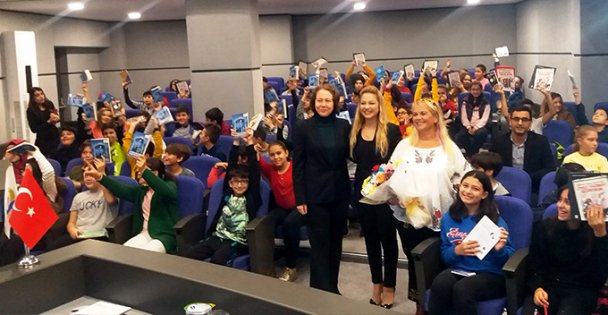 Öğrenciler Mavisel Yener'le buluştu