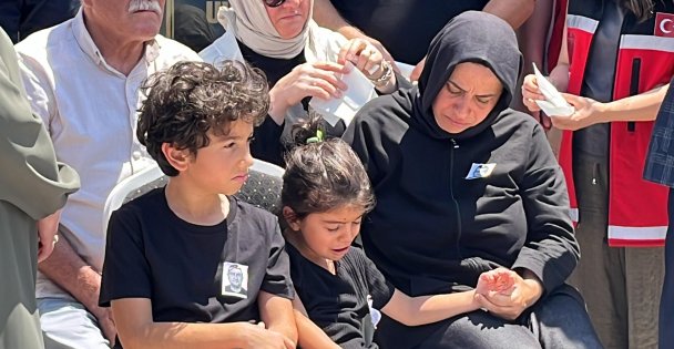 Öldürülen Müdür Yardımcısının İki Çocuğundan Babaya Son Bakış