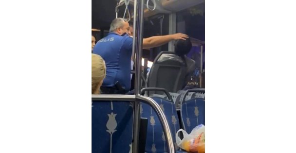 Otobüste sızan genci polis böyle uyandırdı: 