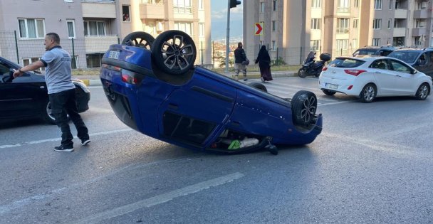 Otomobil takla attı: 1'i bebek 3 yaralı