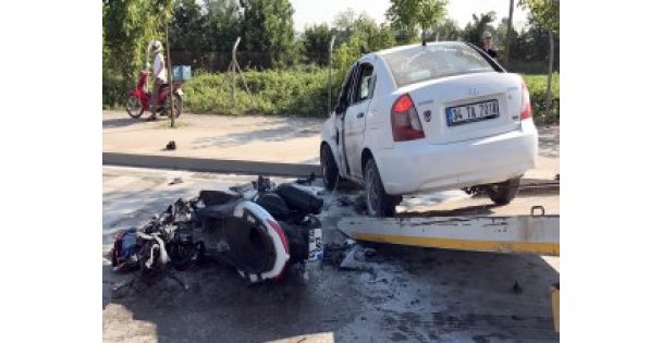 Otomobile çarptı alev aldı