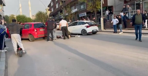 Otomobille çarpışan motosiklet sürücüsü yaralandı